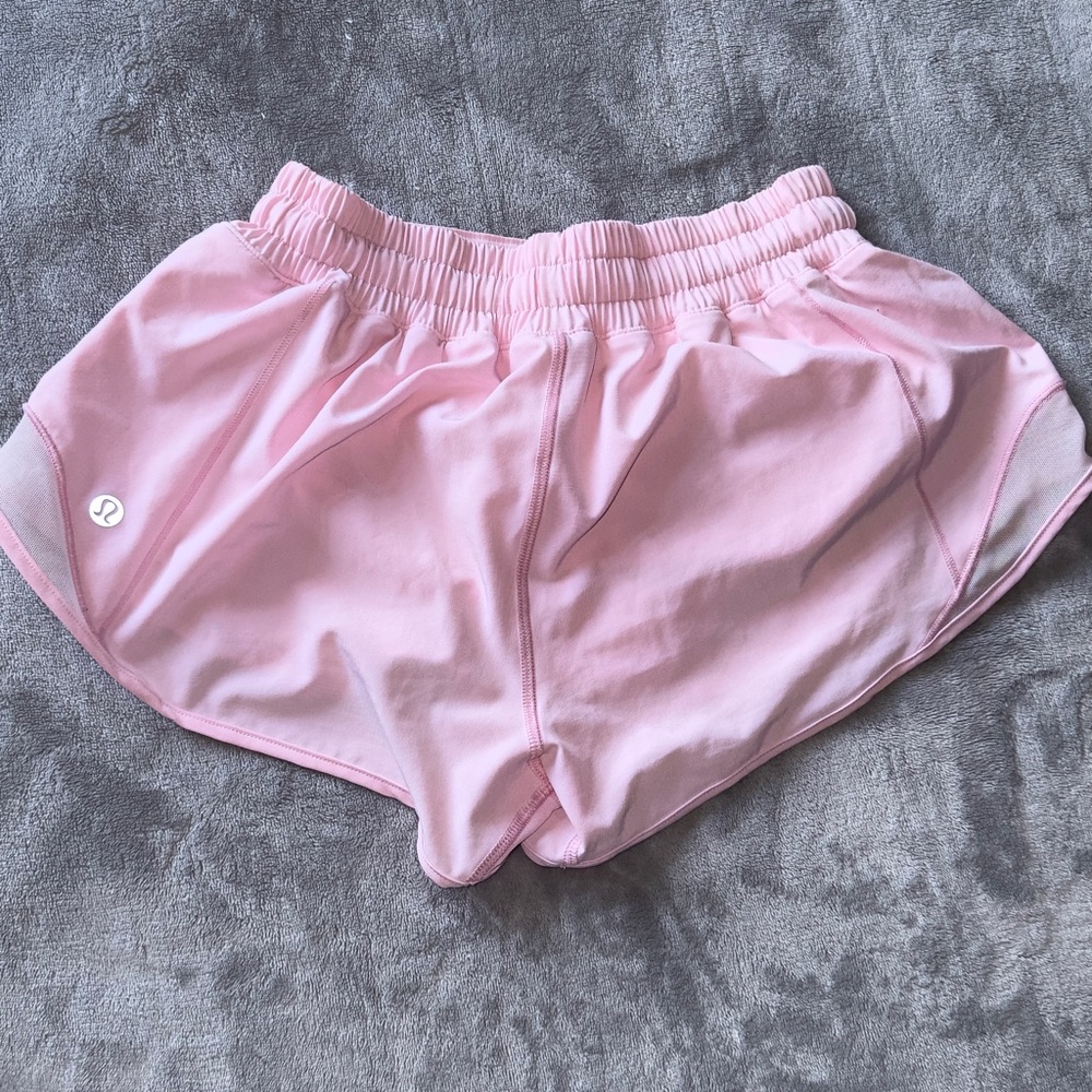 Lululemon Hotty Hot Shorts 2.5”